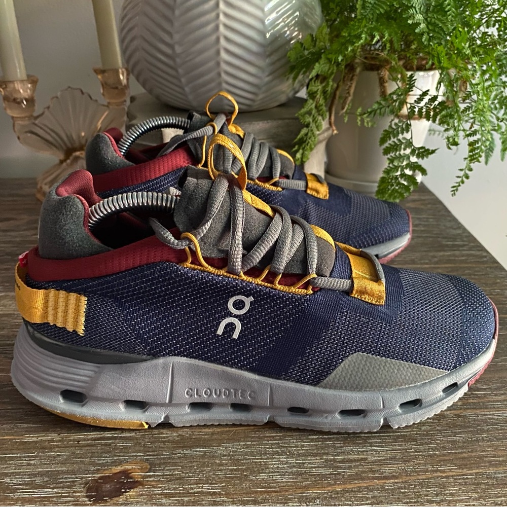 On Cloud Cloudnova Running Athletic Sneakers Shoes Womens 9 Denim Blue Ruby Red - Picture 4 of 11